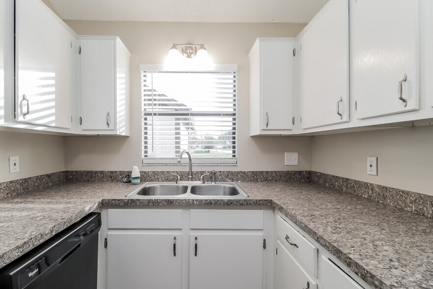Building Photo - 8611 Drayton Ct