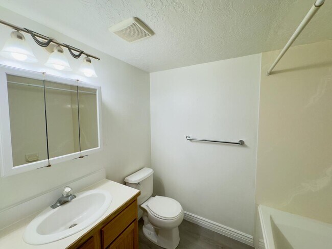 Building Photo - 125 S 1050 W