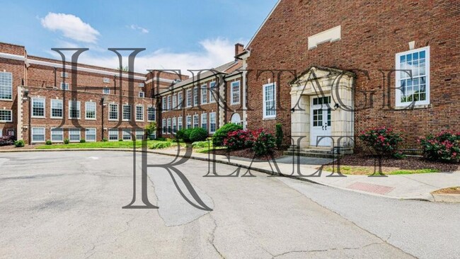 Primary Photo - 140 Glenwood Dr