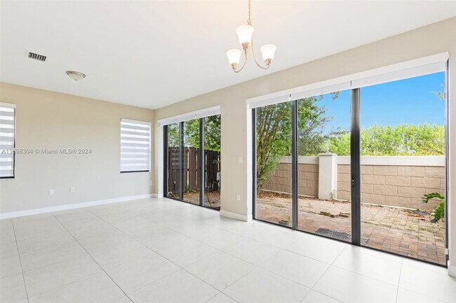 Building Photo - Northwest 61 Lane, Doral, FL 33178 - 4 BR 3.5 BA Townhouse