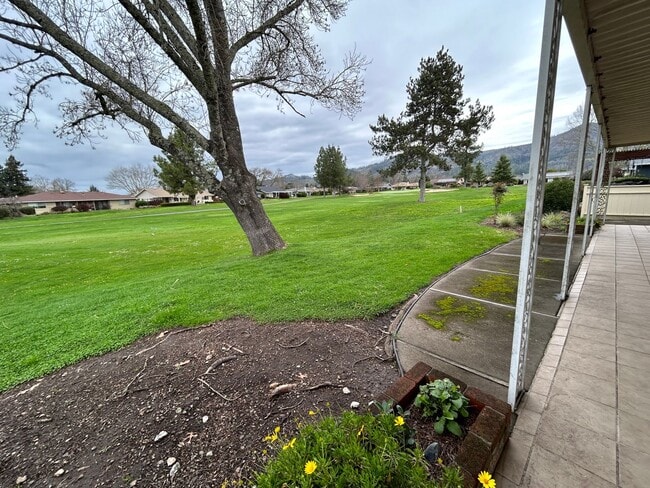Building Photo - Charming 3bd/2ba Golf Course in Oakmont!