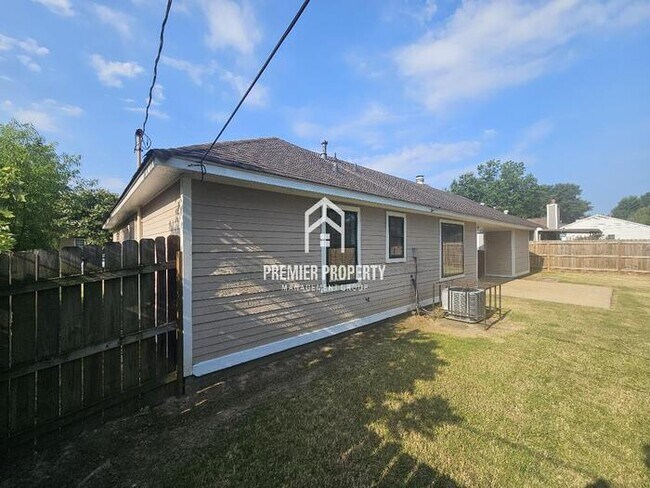 Building Photo - 6814 Greenbark Dr