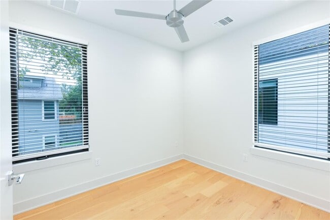 Building Photo - 1116 Walton Ln