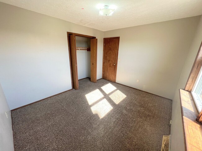 Building Photo - 110 Country Villa Ln