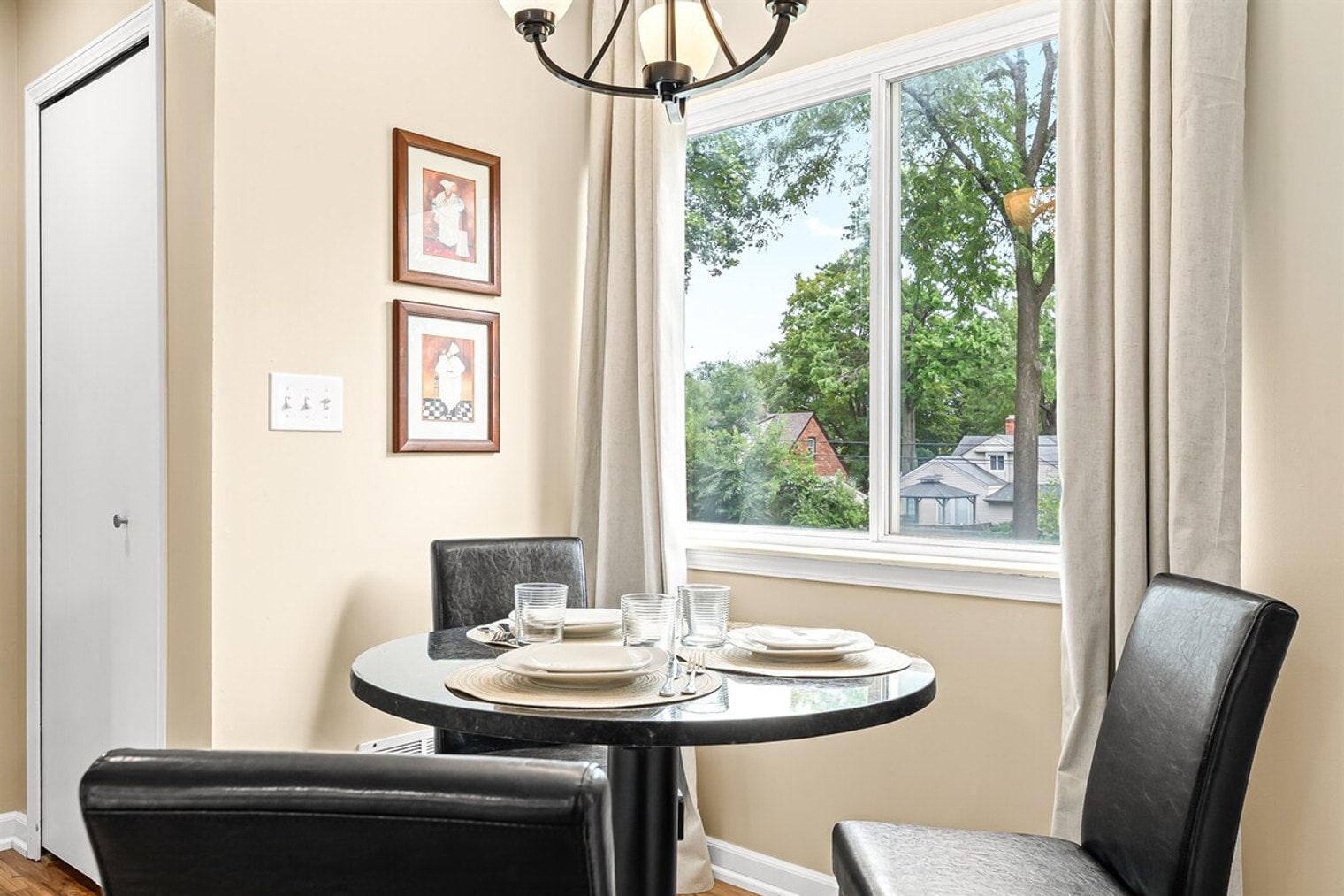 Building Photo - 18423 Sharon Ln