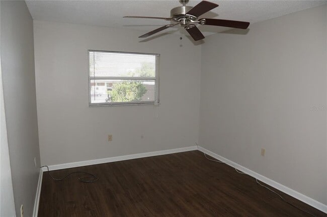 Building Photo - 3200 Fairway Ln