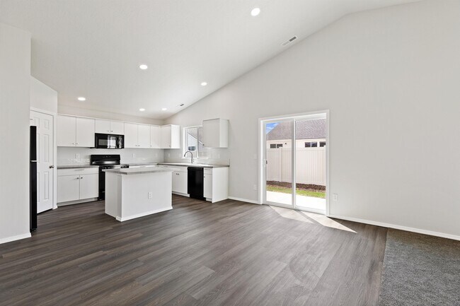 Building Photo - 12383 Genevieve St