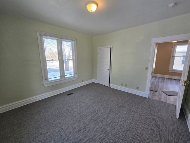 Building Photo - Gerald Johnson