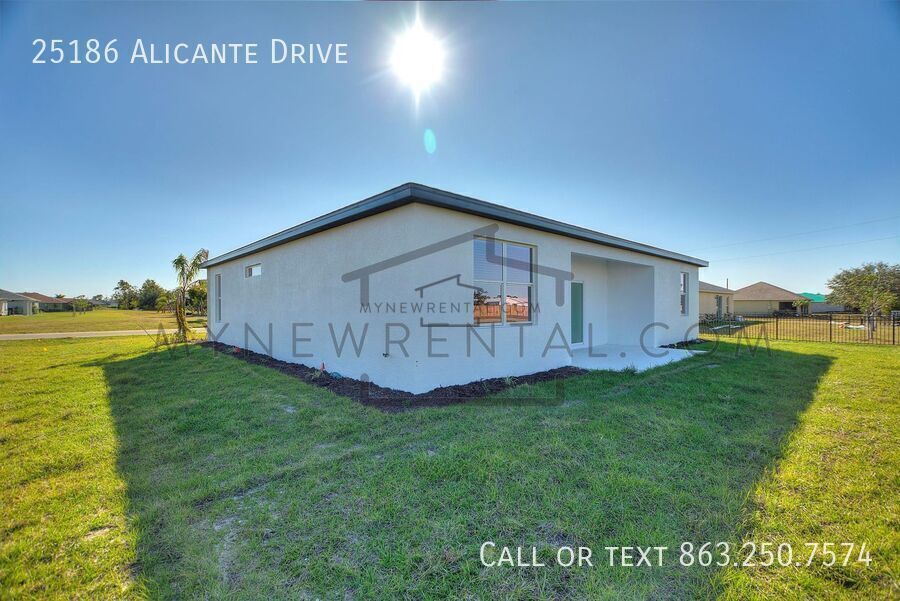 Building Photo - 25186 Alicante Dr