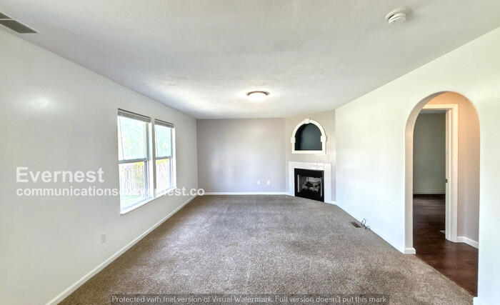 Building Photo - 5300 Folsom Dr