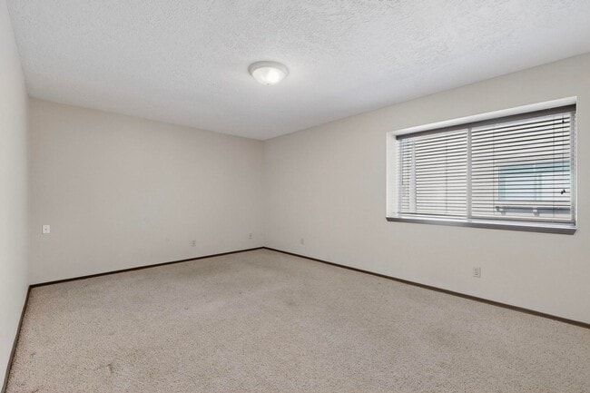 Building Photo - Prospectors Point NE Condo 2 Bedroom, 2 story, 1 1/2 Bath, 1 car garage