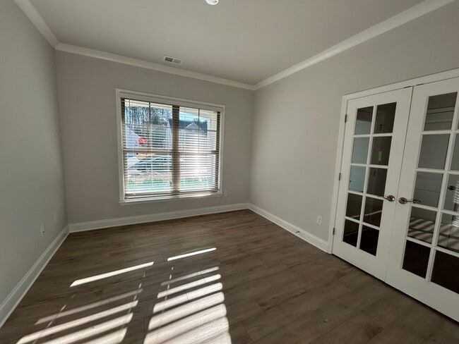 Building Photo - 505 Colebrook Wy