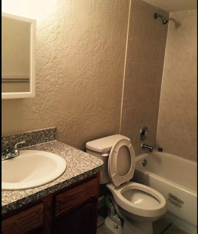 Building Photo - 3927 Notter Ave