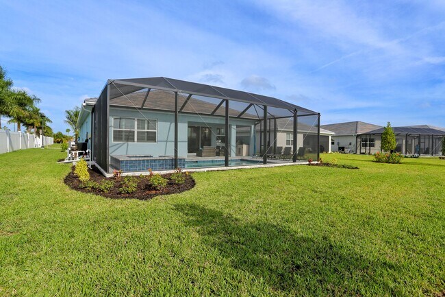 Building Photo - **Brand New, Bright & Beautiful Bonita Spr...