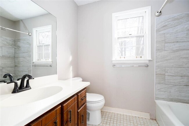 Building Photo - 1049 Seven Springs Cir NE