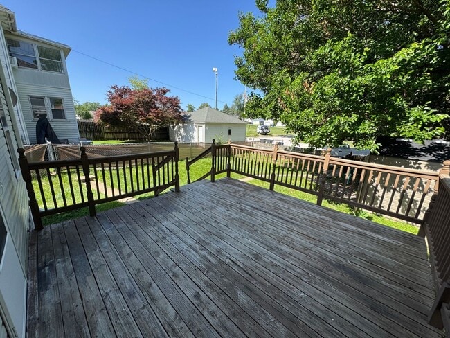 Building Photo - Charming 2-Story Home in Moline!