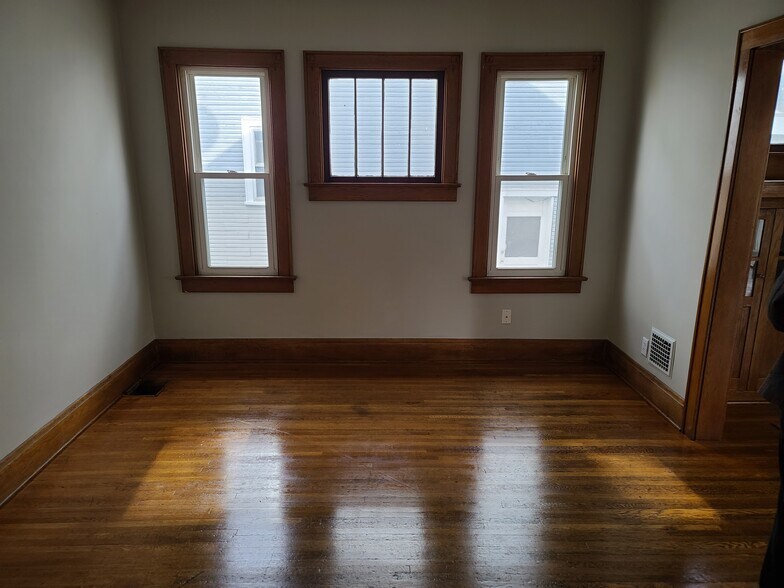 Building Photo - 111 Haldy Ave