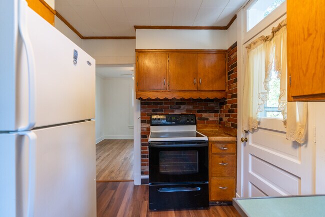 Building Photo - 418 E. Washington Blvd.