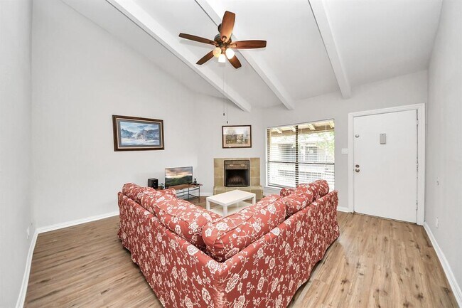 Building Photo - 5711 Sugar Hill Dr