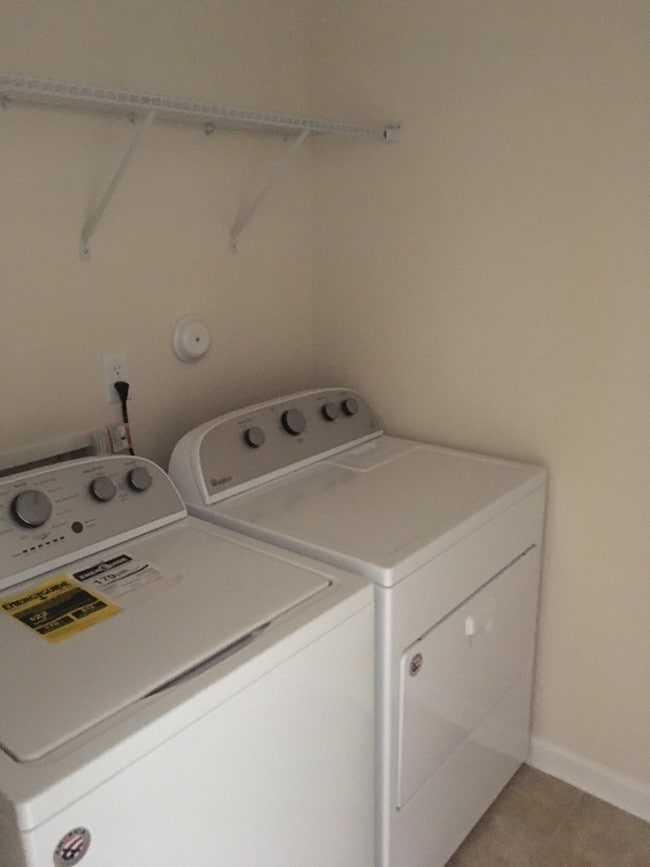 Building Photo - 1444 Salem Creek Dr