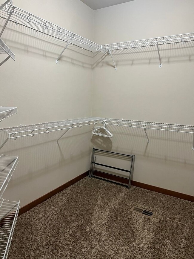 Building Photo - Beautiful 4 Bedroom in Ferndale! MOVE IN SPECIAL!