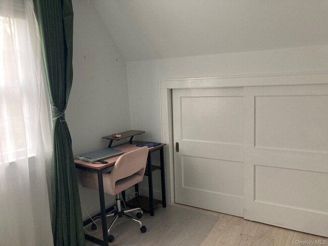 Building Photo - 2 Red Ground Rd