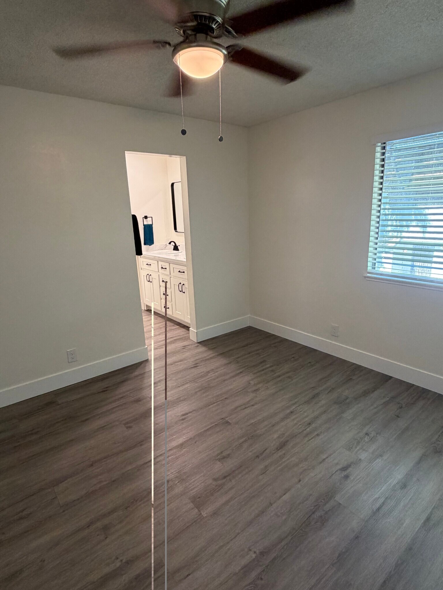 Master bedroom - 5128 Greenberry Dr