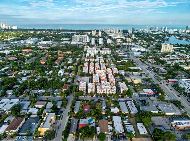 Building Photo - 1705 NE 11th St