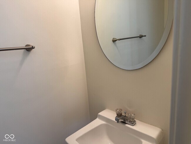 Building Photo - 7607 Home Dr