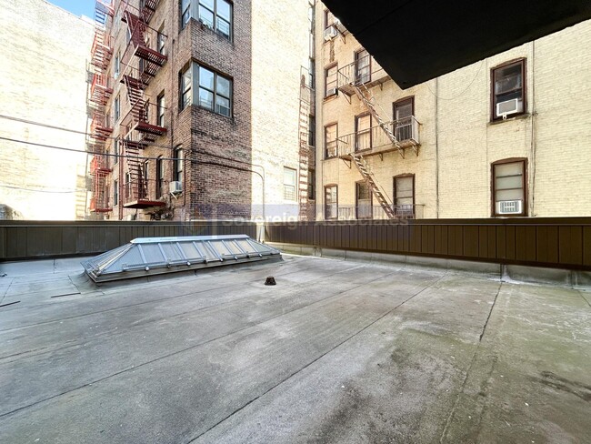 Building Photo - 703 W 171st St