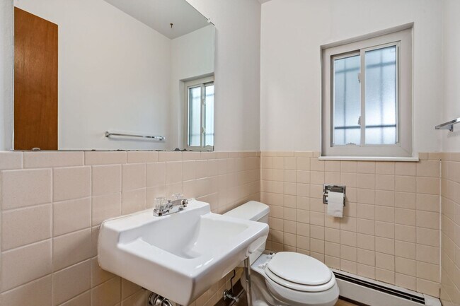 Building Photo - 745 Nyssa Dr