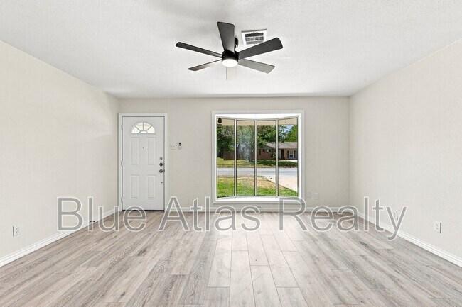 Building Photo - 6008 Golden Gate Dr