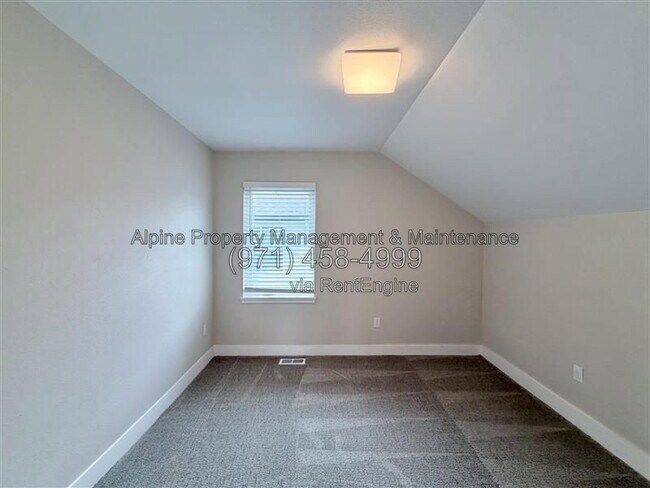 Building Photo - 5004 SE 38th Ave