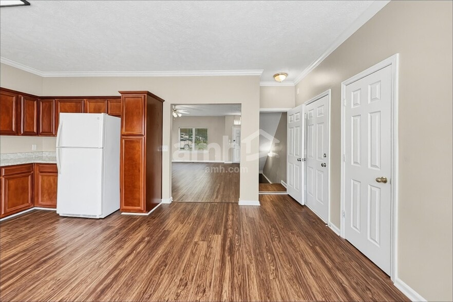 Building Photo - 221 Scarlet Ridge Ct