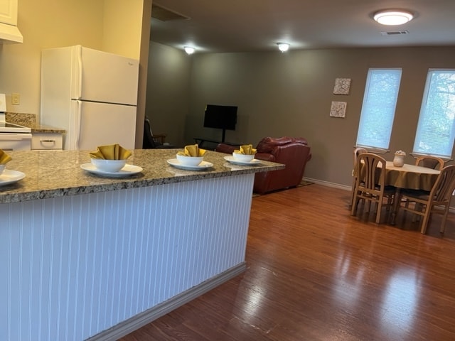 Building Photo - 504 W Moore St