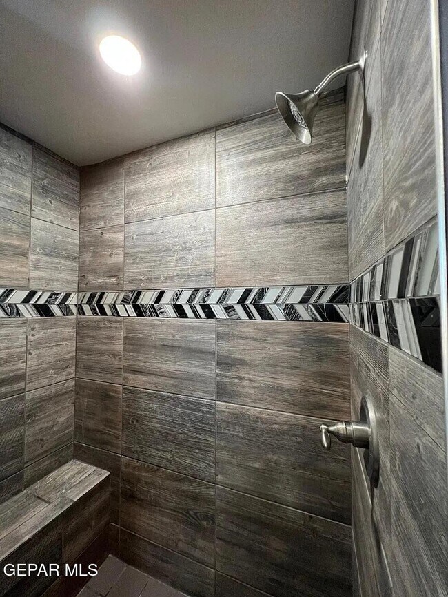 Building Photo - 15120 Method Ave