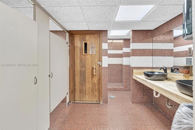 Building Photo - 9487 W McNab Rd