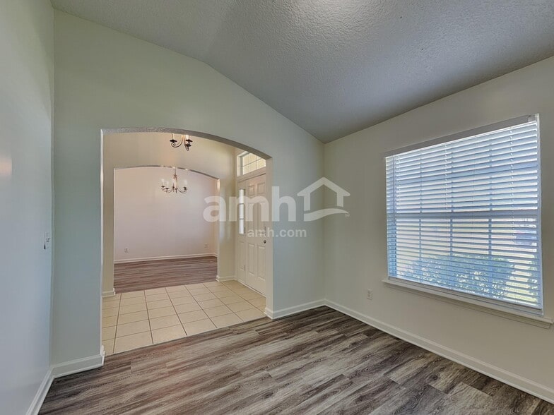 Building Photo - 3748 Juliet Leia Cir S