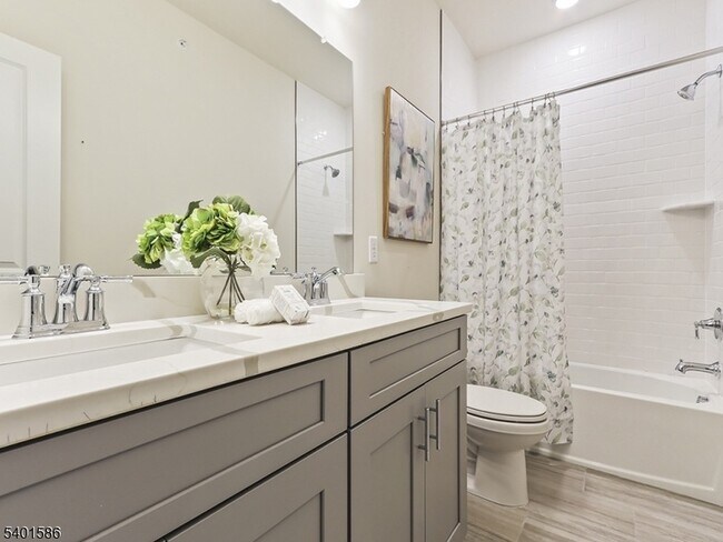 Building Photo - 715 Parker Blvd