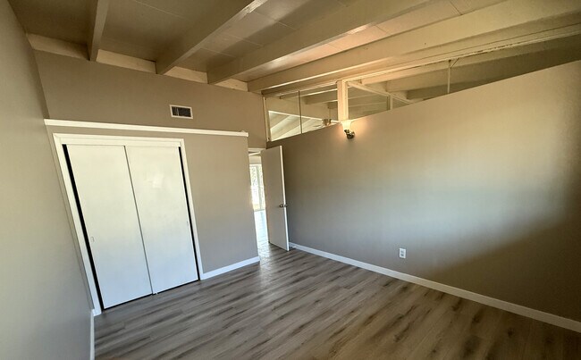 Building Photo - 4250 Kansas Ave