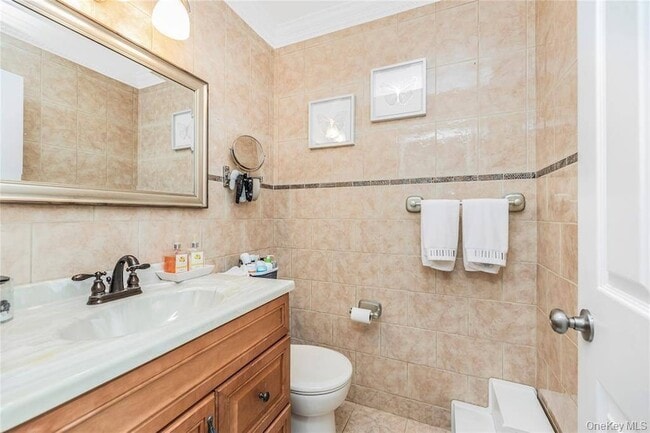 Building Photo - 243 Mary Lou Ave