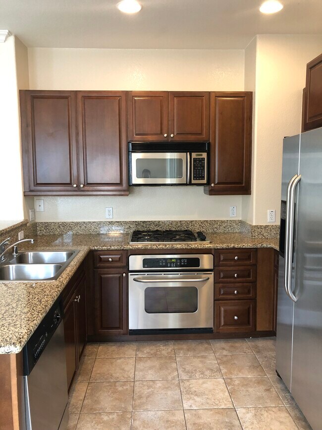 Kitchen - 12711 Savannah Creek Dr