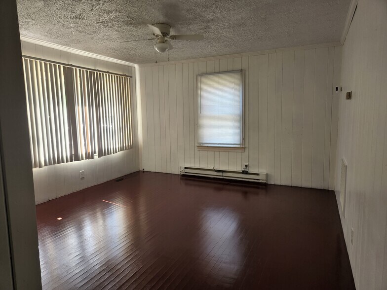 Building Photo - 1615 Argonne Blvd