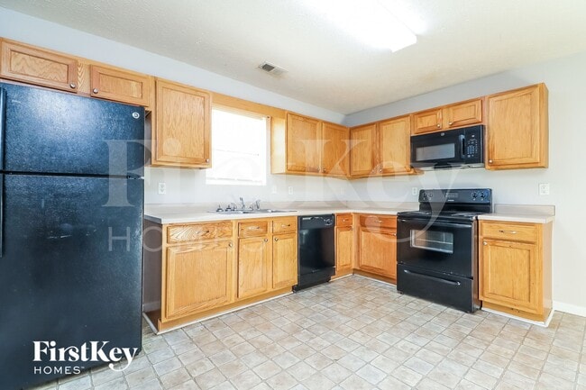 Building Photo - 213 Klinetop Dr
