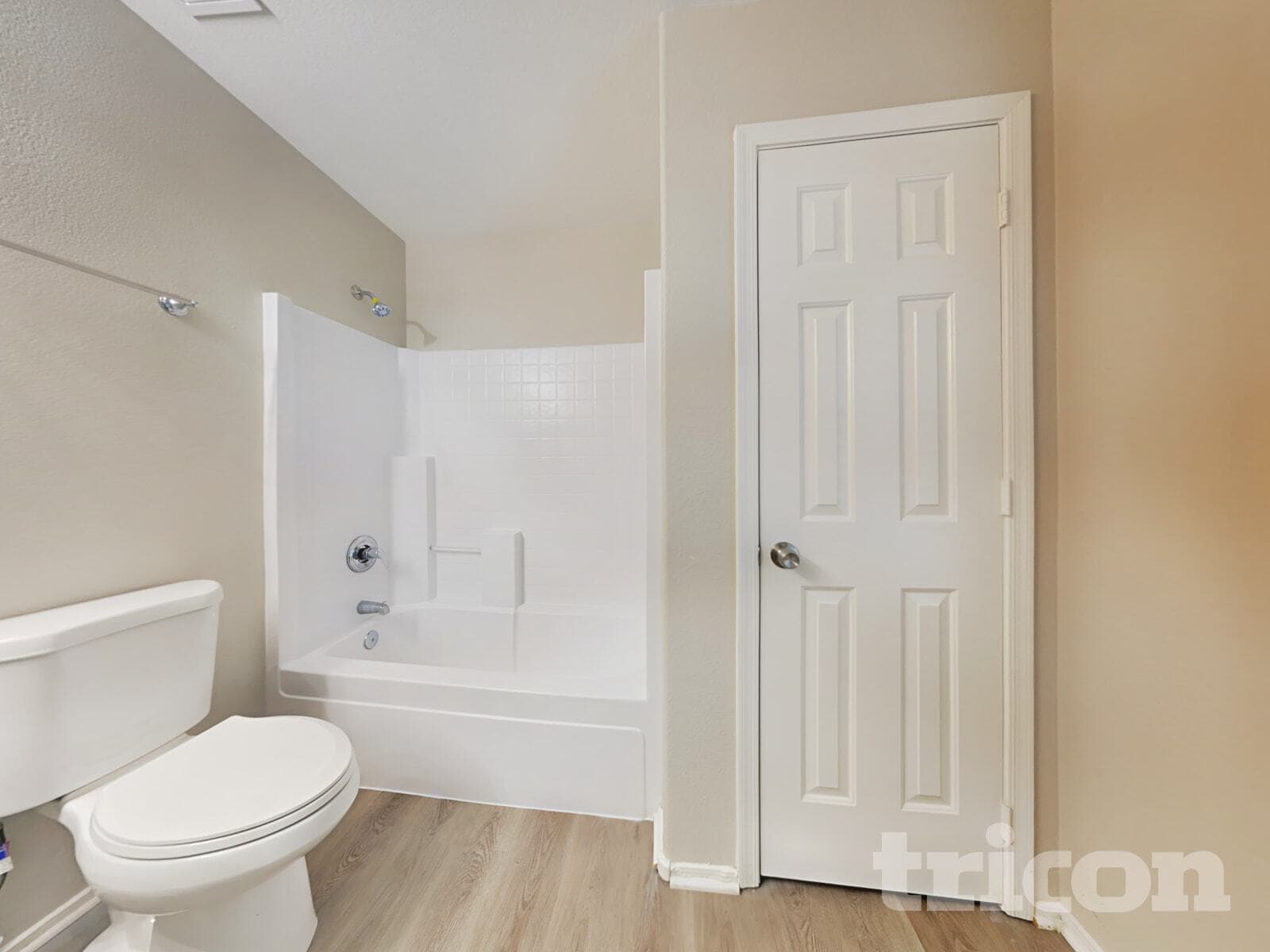 Building Photo - 11823 W Windrose Ave