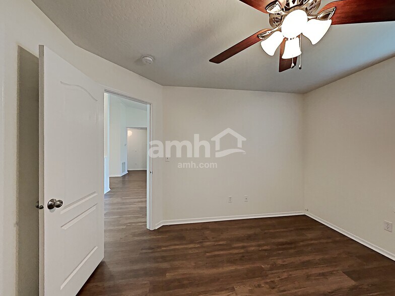 Building Photo - 9468 W Trestlewood Dr