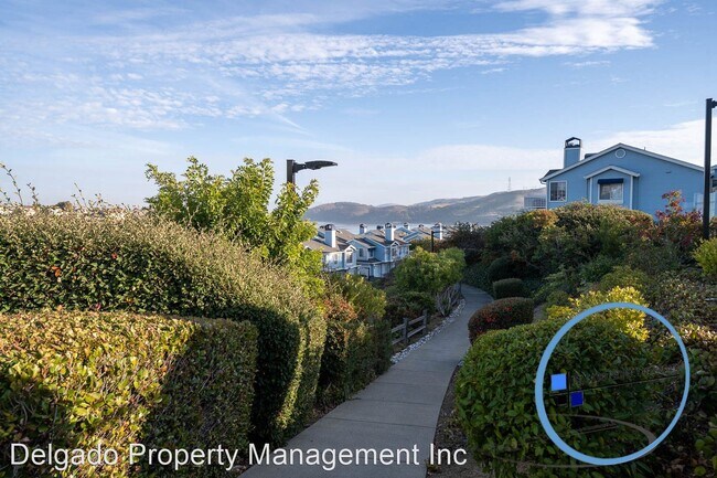 Building Photo - 2 br, 1 bath House - 511 Timbercove #8