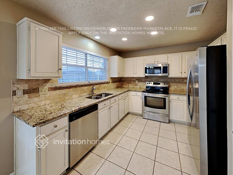 Building Photo - 2529 Windchase Dr