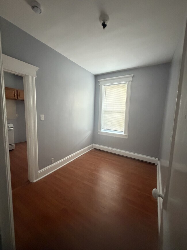 Building Photo - 209 Garfield Ave