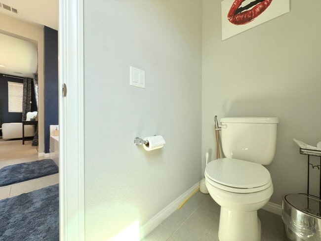 Building Photo - Beautiful 3 Bedroom in Private Community